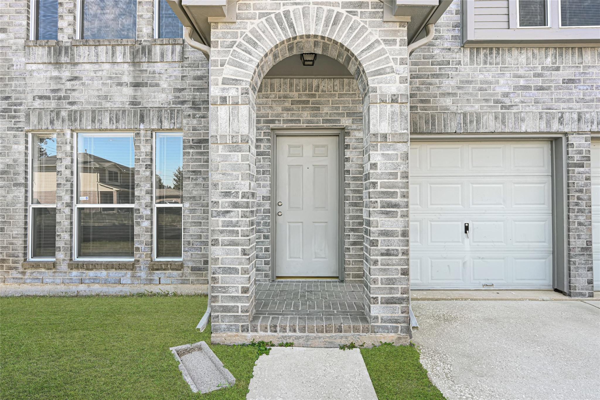 18119 June Forest Drive Property Photo 4