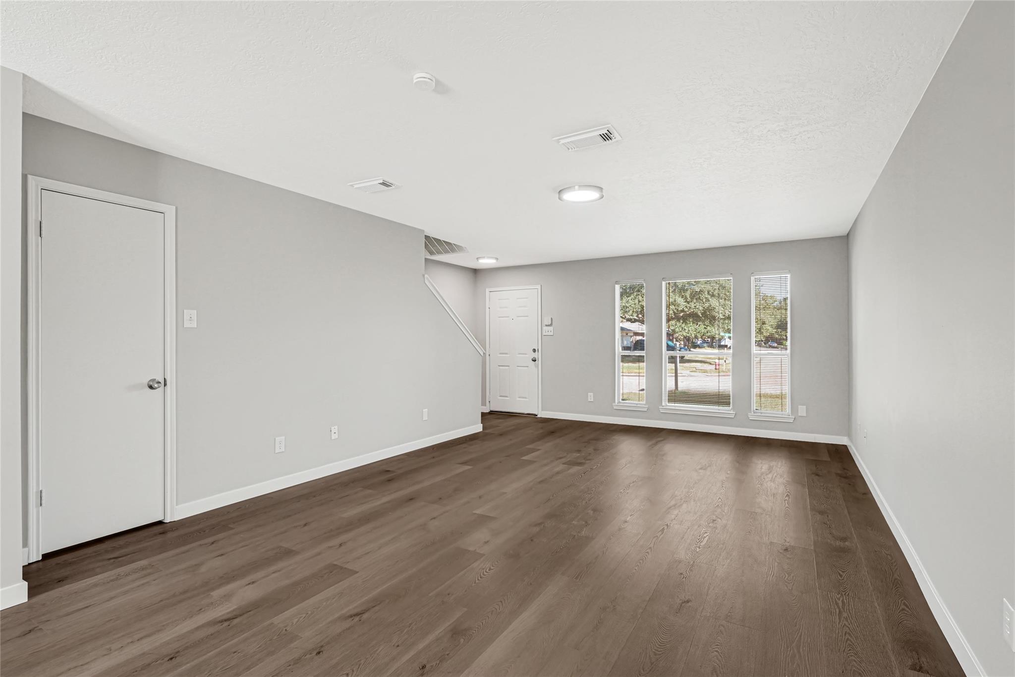 18119 June Forest Drive Property Photo 5