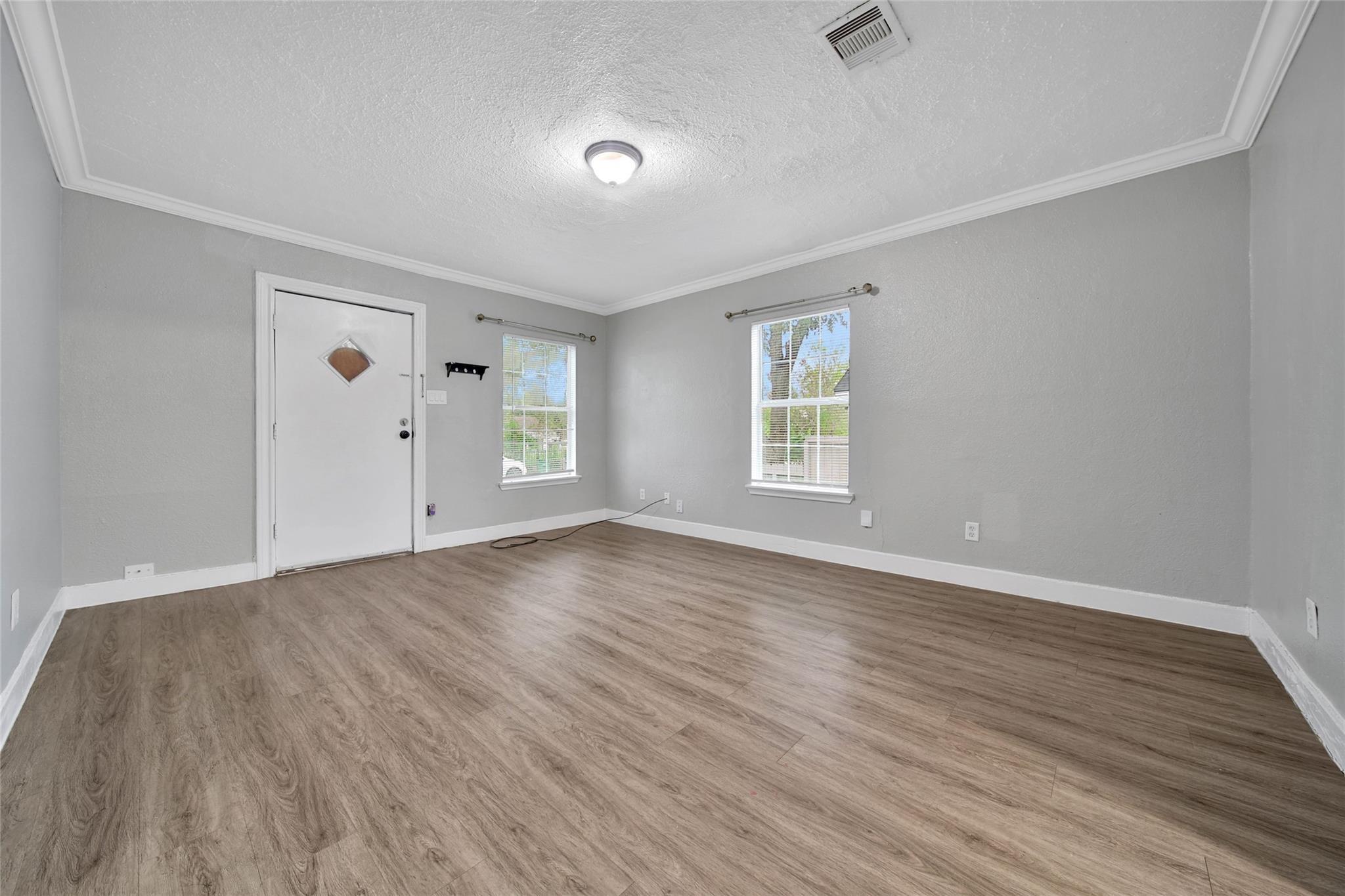 7707 Arberry Street, Houston Tx 77012 Property Photo 4