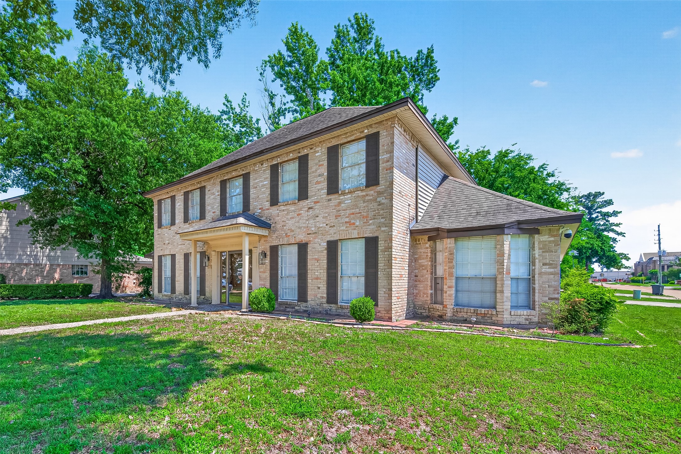 1523 Bodart Drive Property Photo 2
