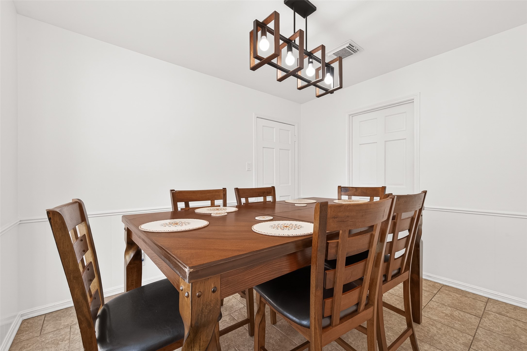 1523 Bodart Drive Property Photo 8