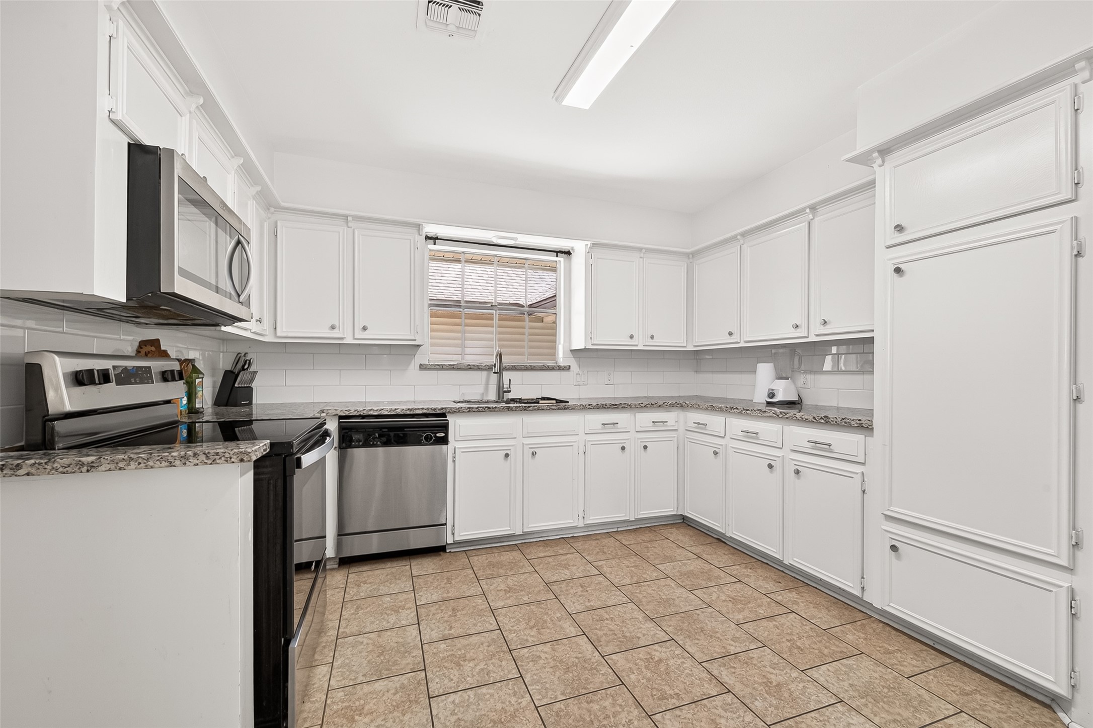 1523 Bodart Drive Property Photo 11