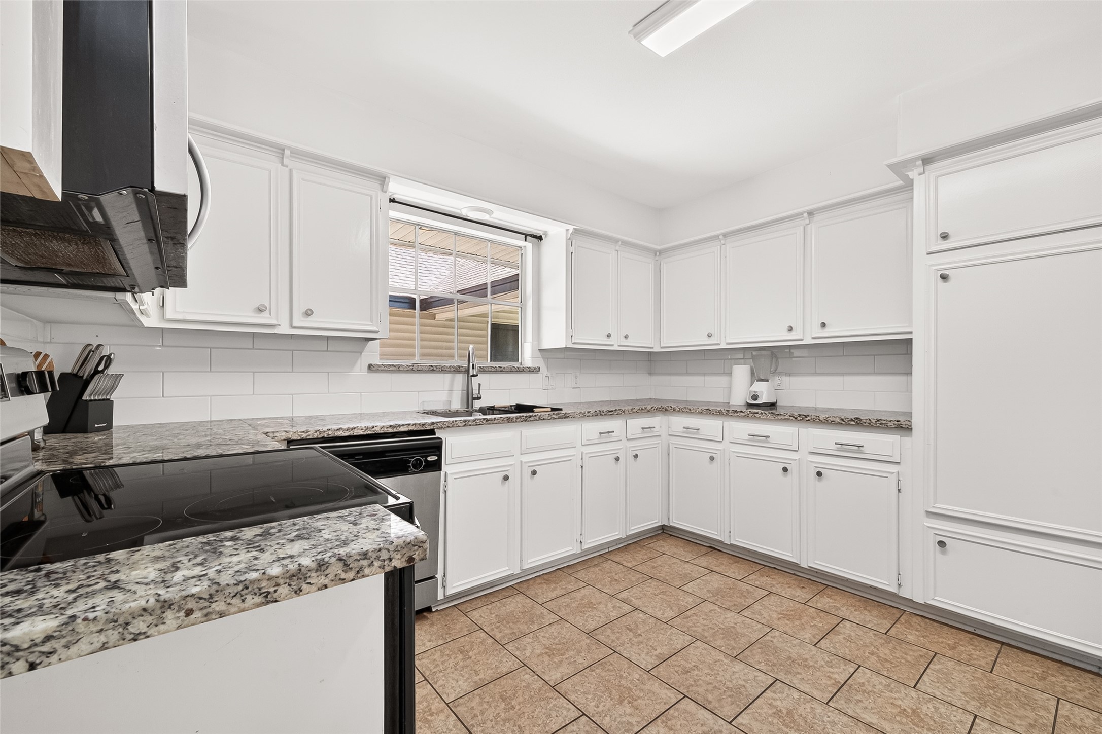 1523 Bodart Drive Property Photo 12
