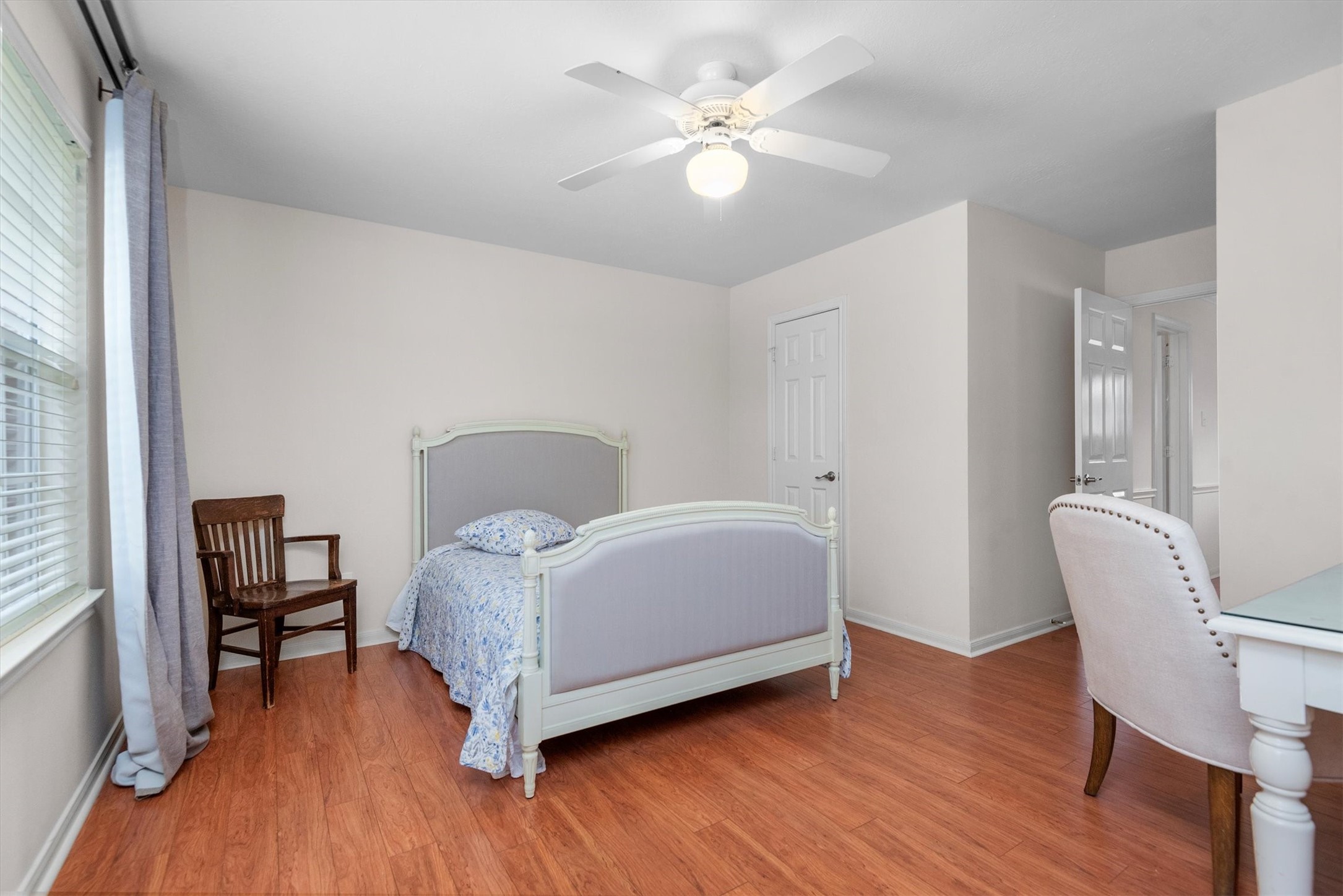 22007 Crossbrook Drive Property Photo 33