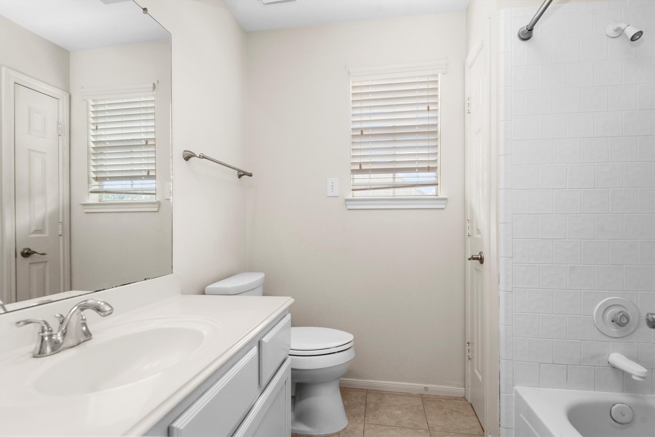 22007 Crossbrook Drive Property Photo 35
