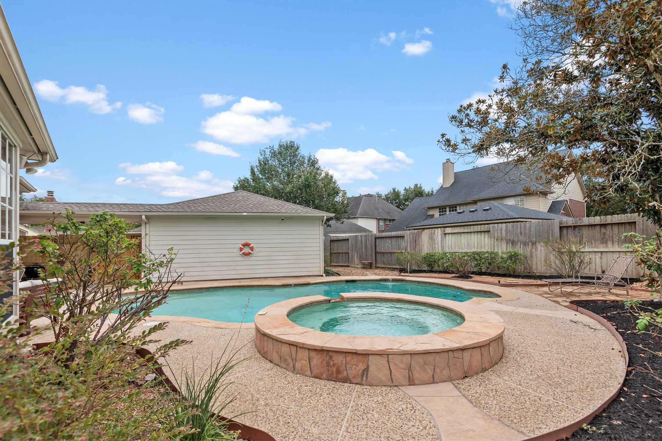 22007 Crossbrook Drive Property Photo 46