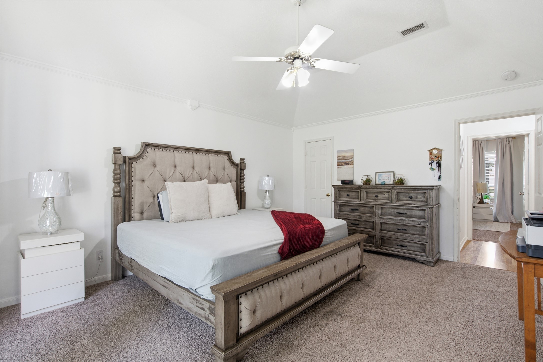 423 E Oak Hill Drive Property Photo 18