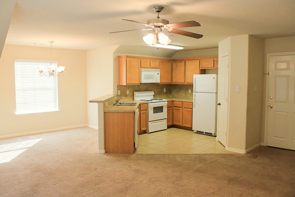 603 Wades Way C Property Photo 3