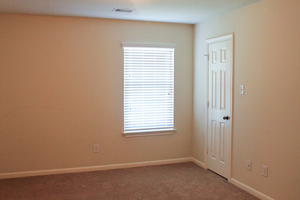603 Wades Way C Property Photo 6