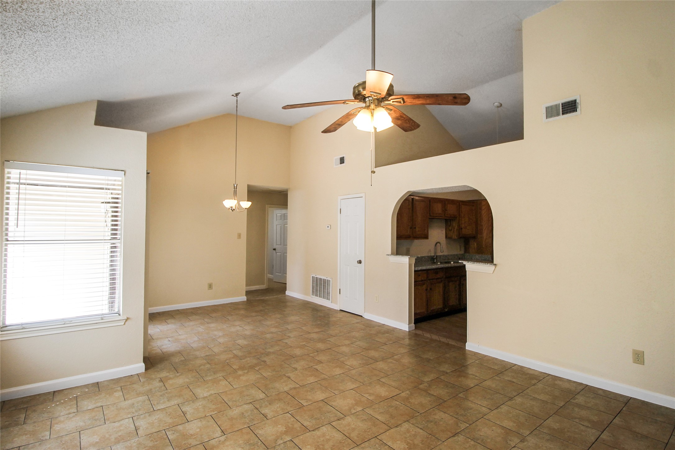 11614 Gullwood Property Photo 4
