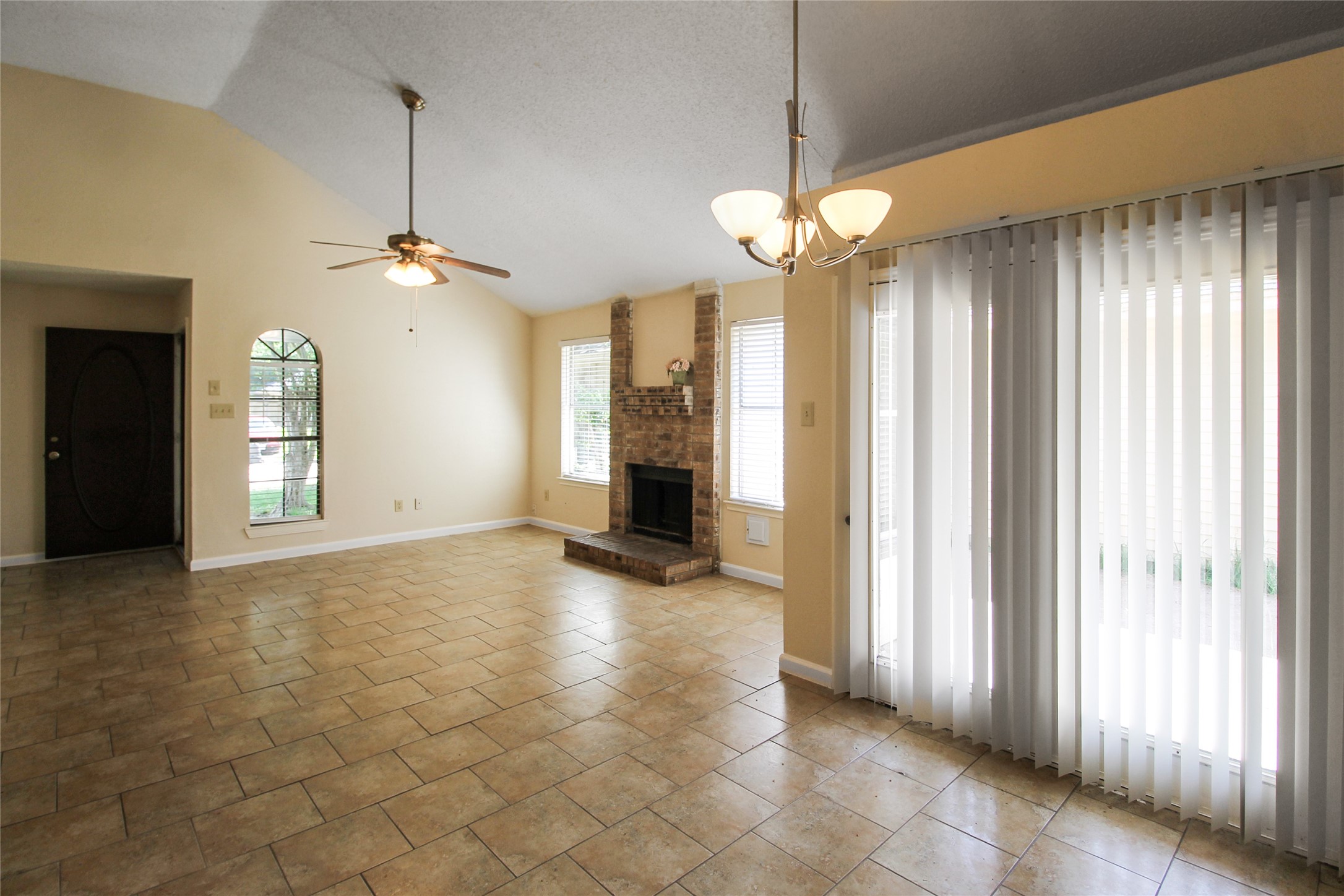 11614 Gullwood Property Photo 5