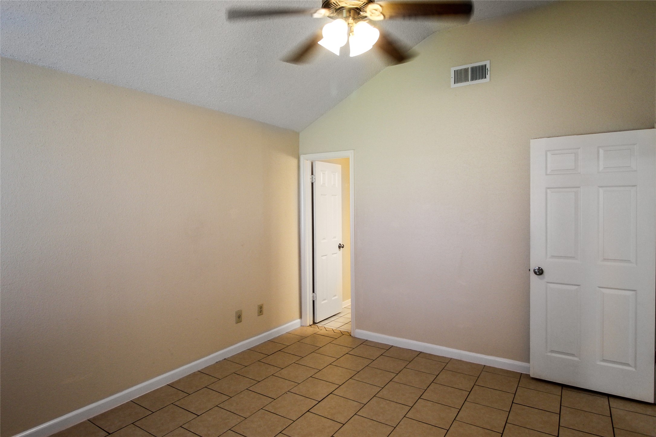 11614 Gullwood Property Photo 13