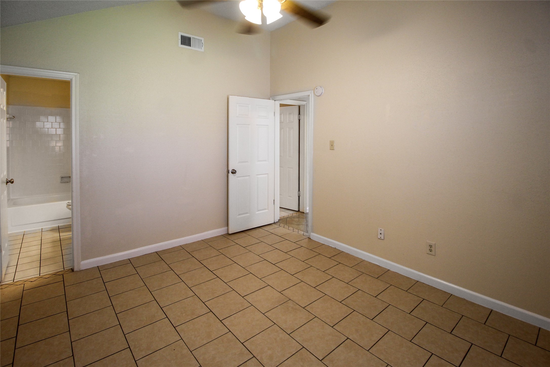 11614 Gullwood Property Photo 14
