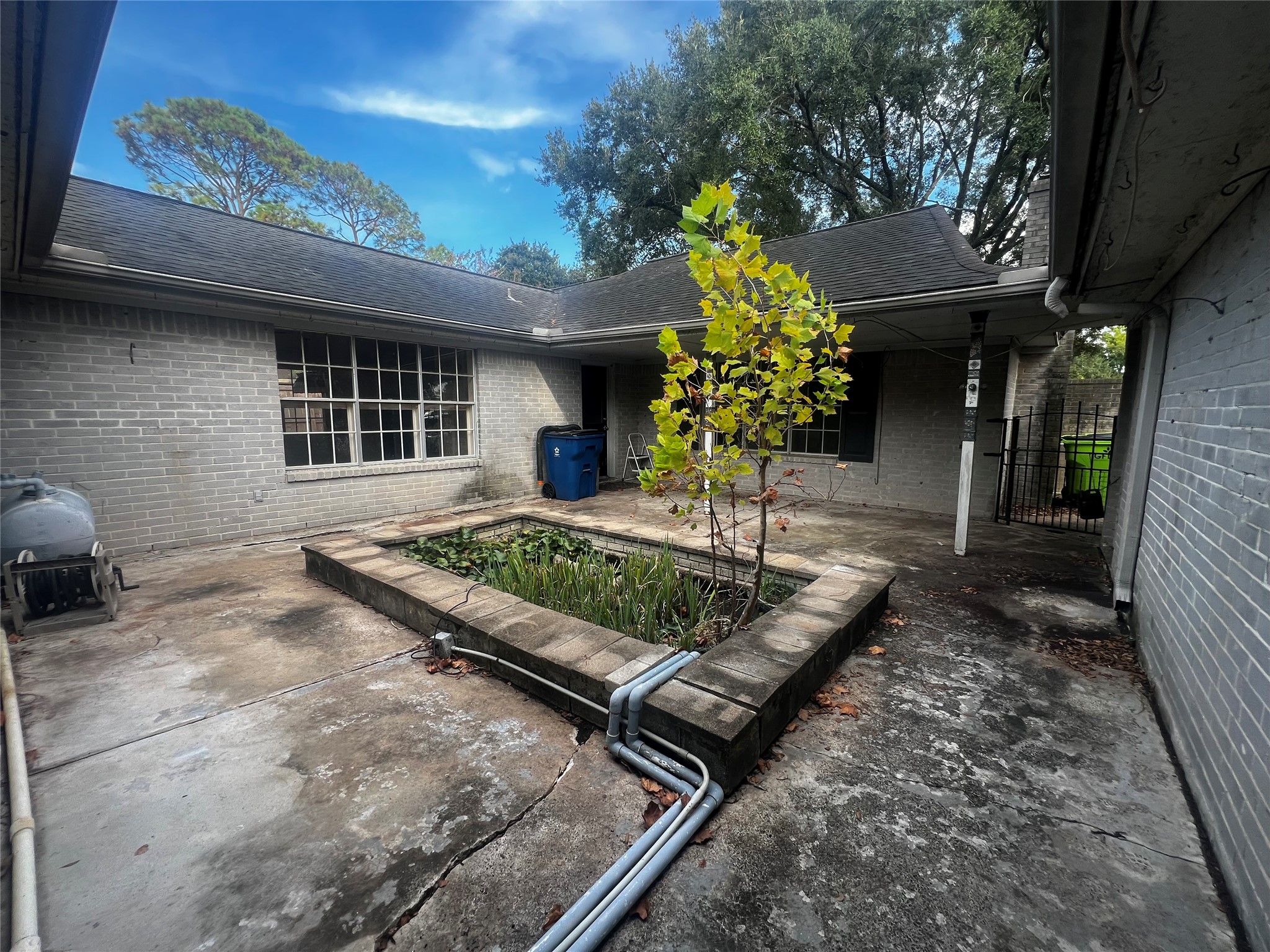 606 Fairway Drive Property Photo 4