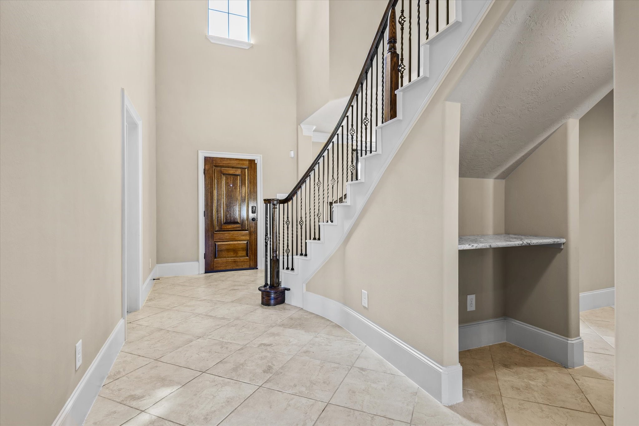 15811 Crestbrook Drive Property Photo 15