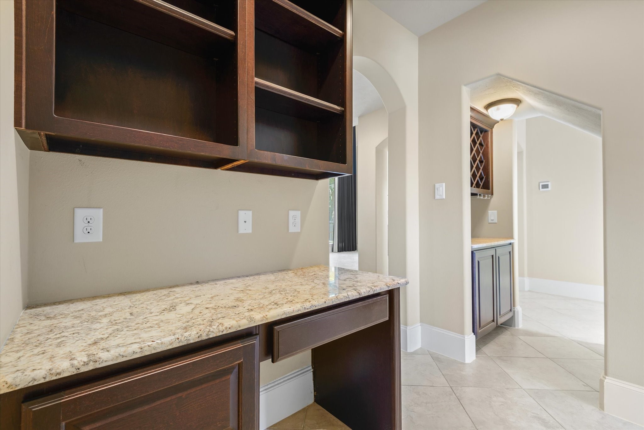 15811 Crestbrook Drive Property Photo 18