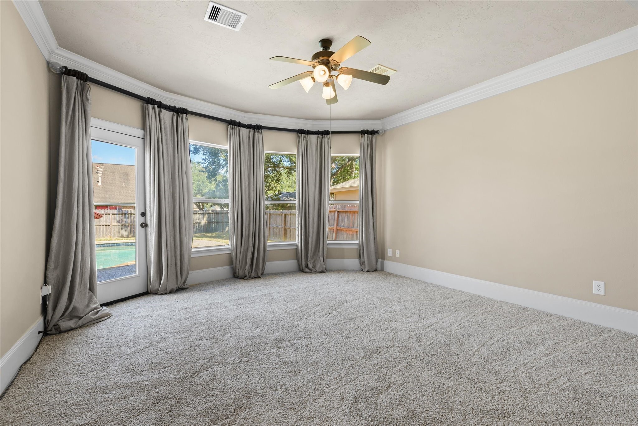 15811 Crestbrook Drive Property Photo 22