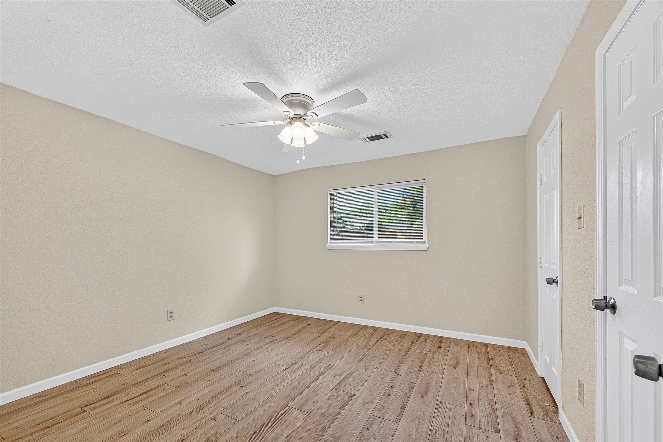 13822 Northlake Drive Property Photo 14