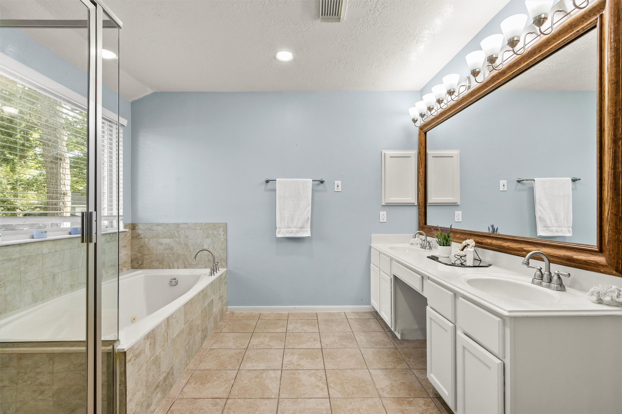 14219 Cypress Green Drive Property Photo 37