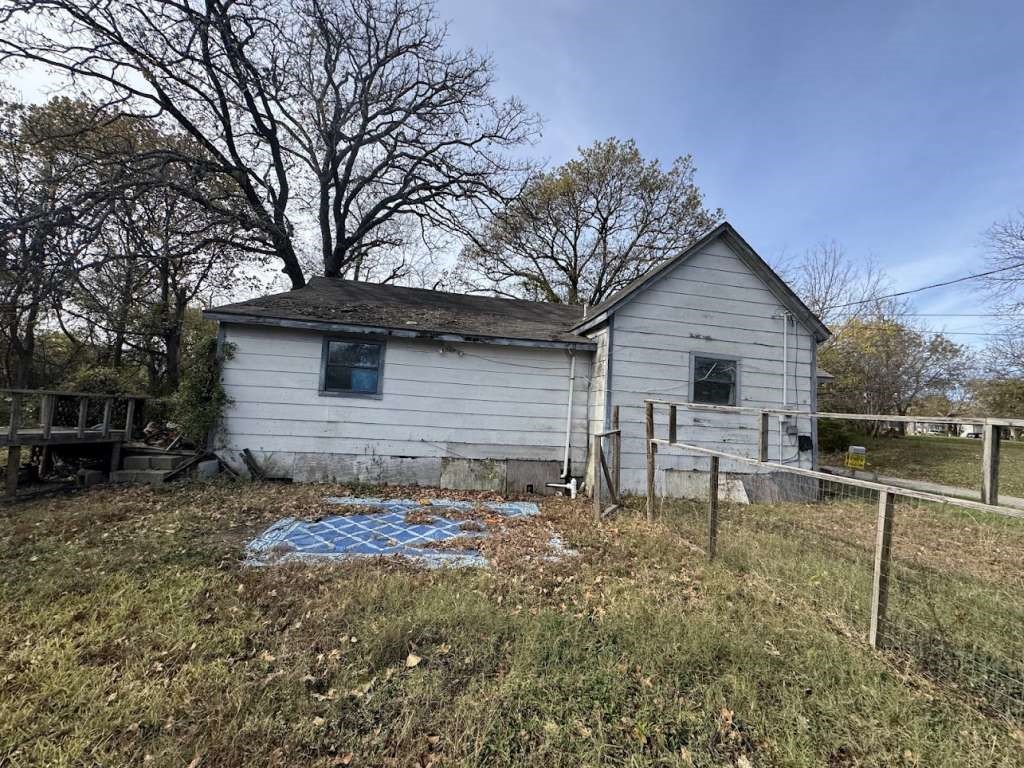 514 E 5th Street Property Photo 2
