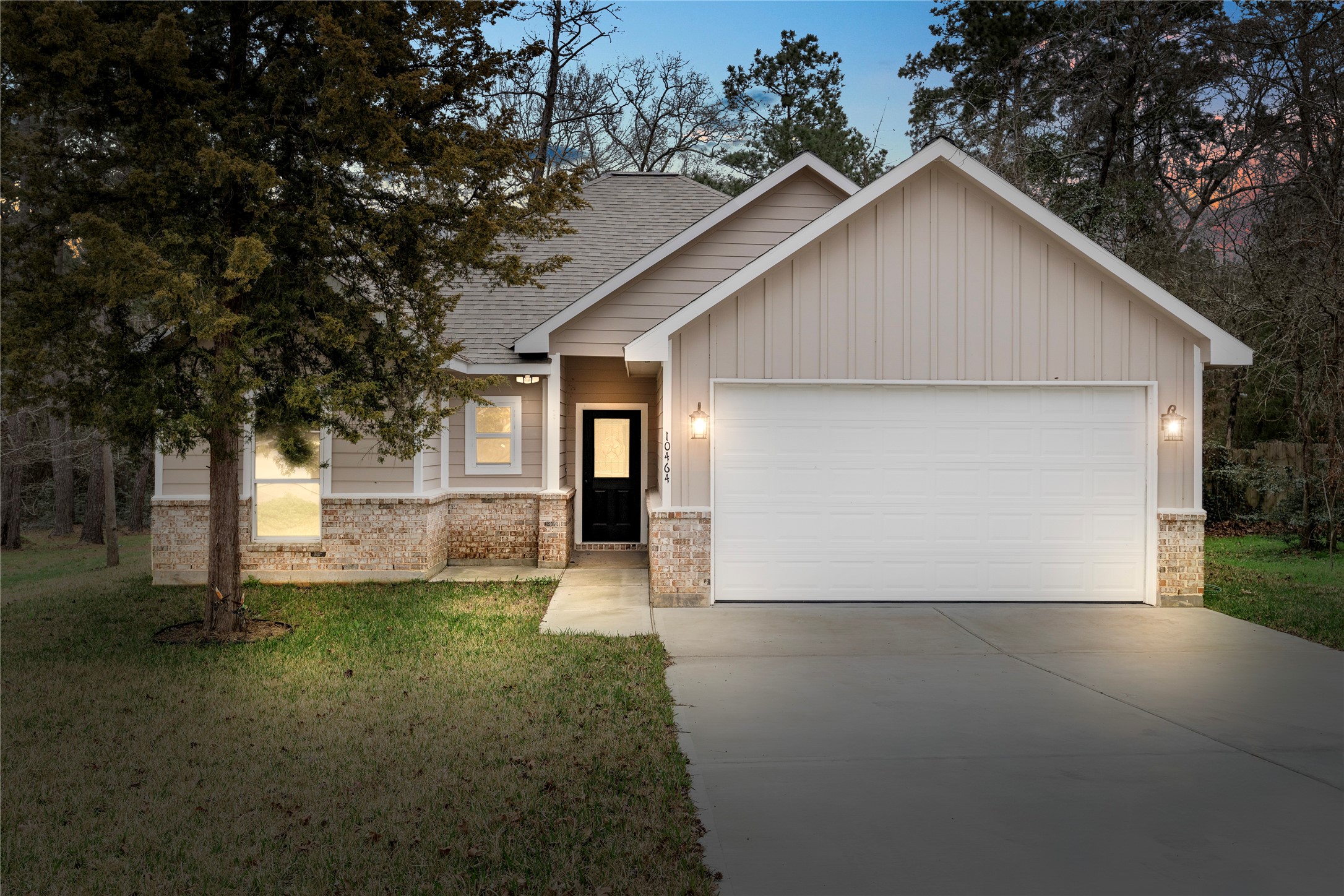 10464 Royal Adrian Drive Property Photo 1