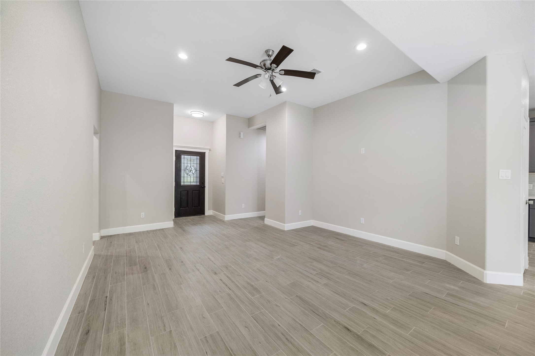 10464 Royal Adrian Drive Property Photo 8