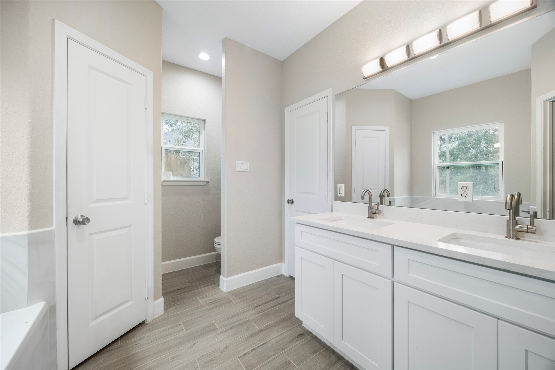 10464 Royal Adrian Drive Property Photo 22