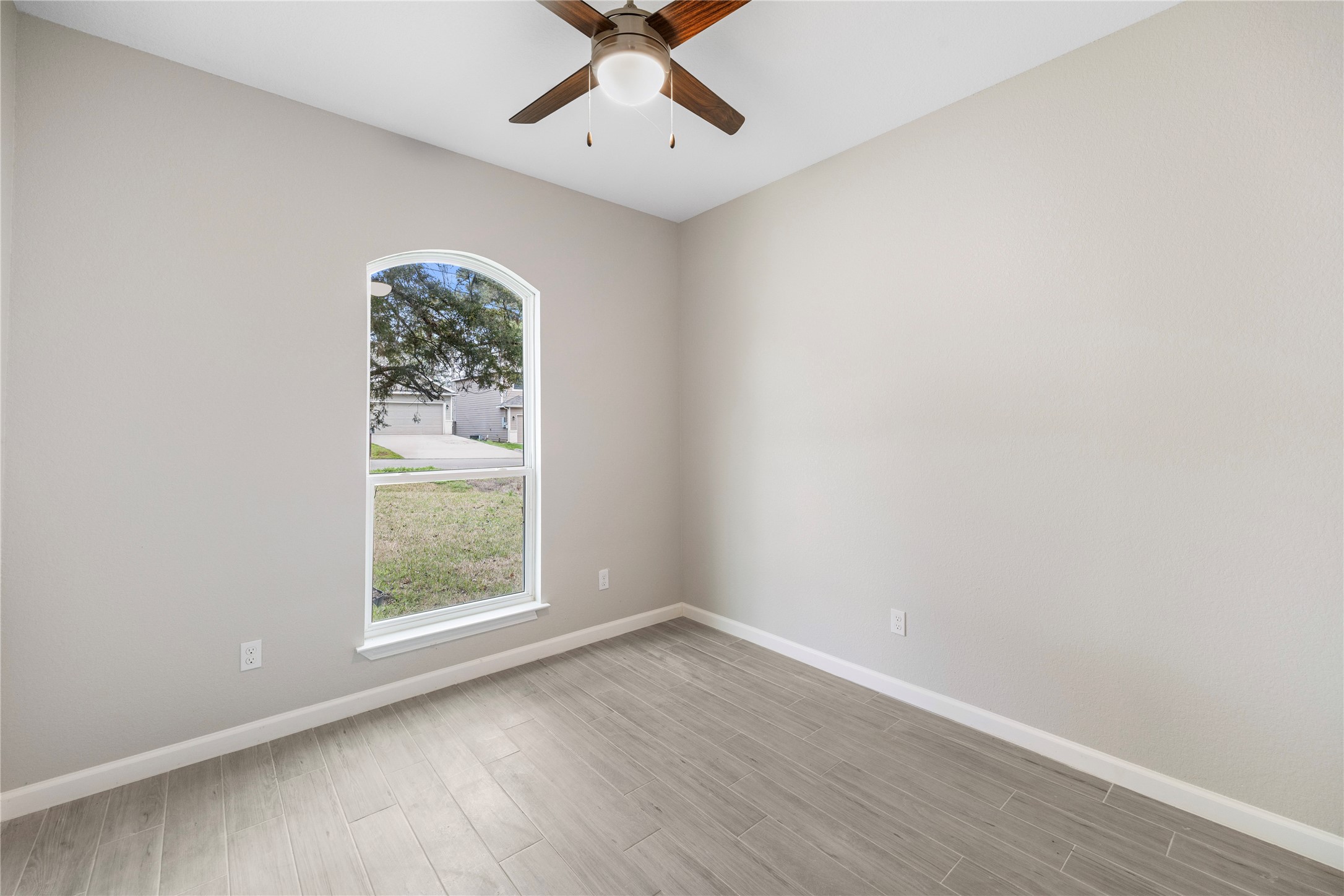 10464 Royal Adrian Drive Property Photo 26