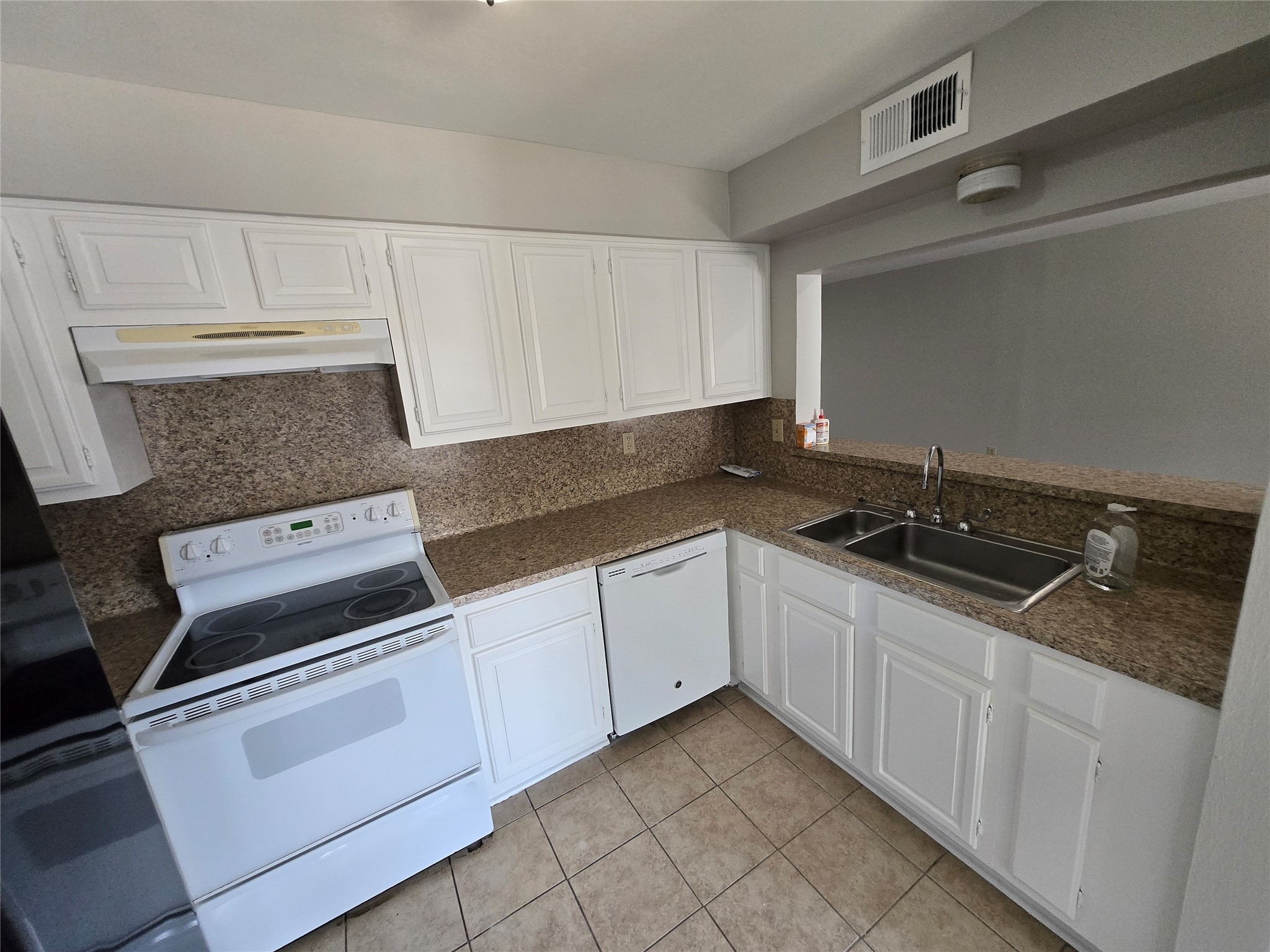 7942 Grow Lane Property Photo 6