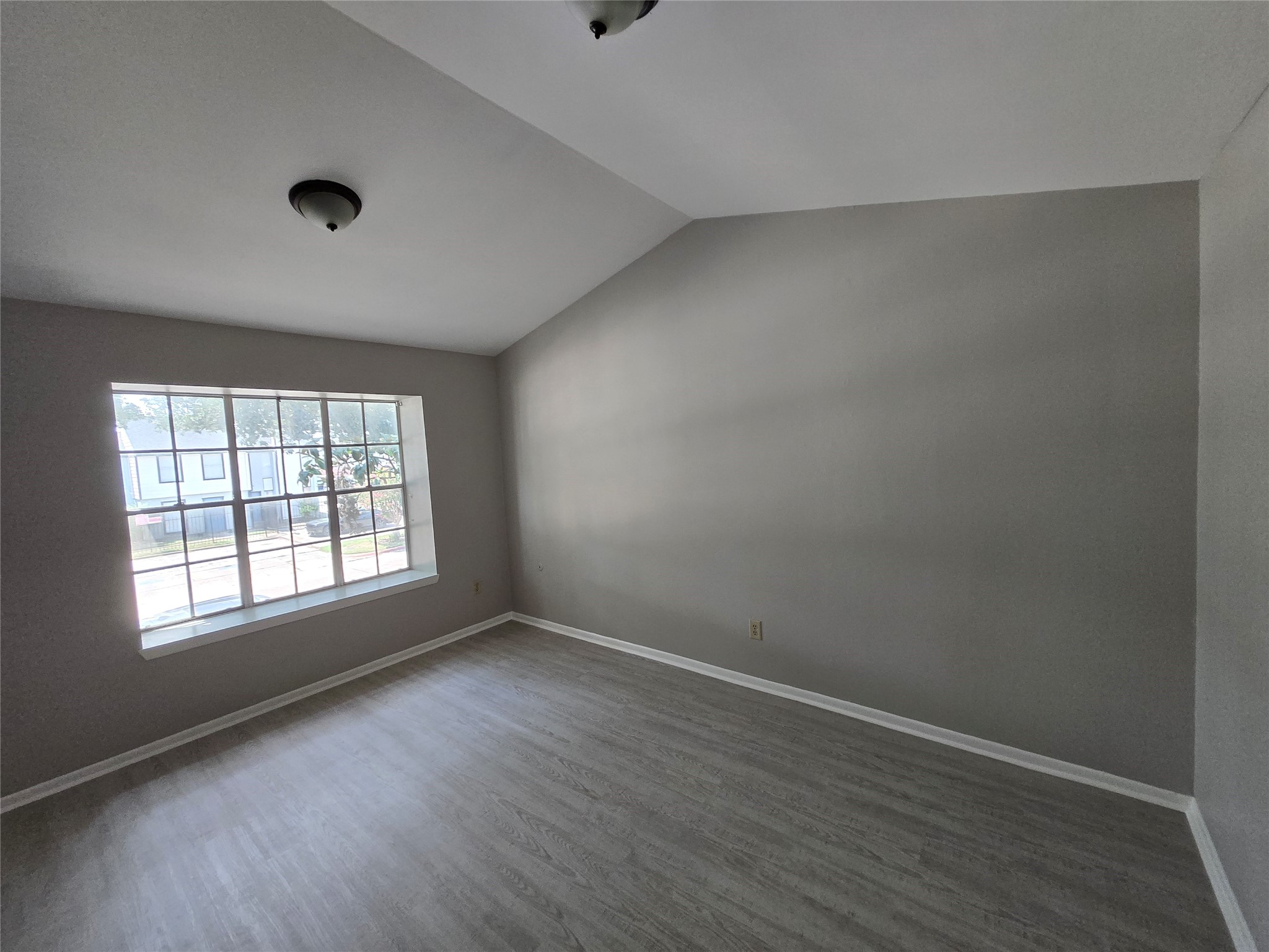 7942 Grow Lane Property Photo 14