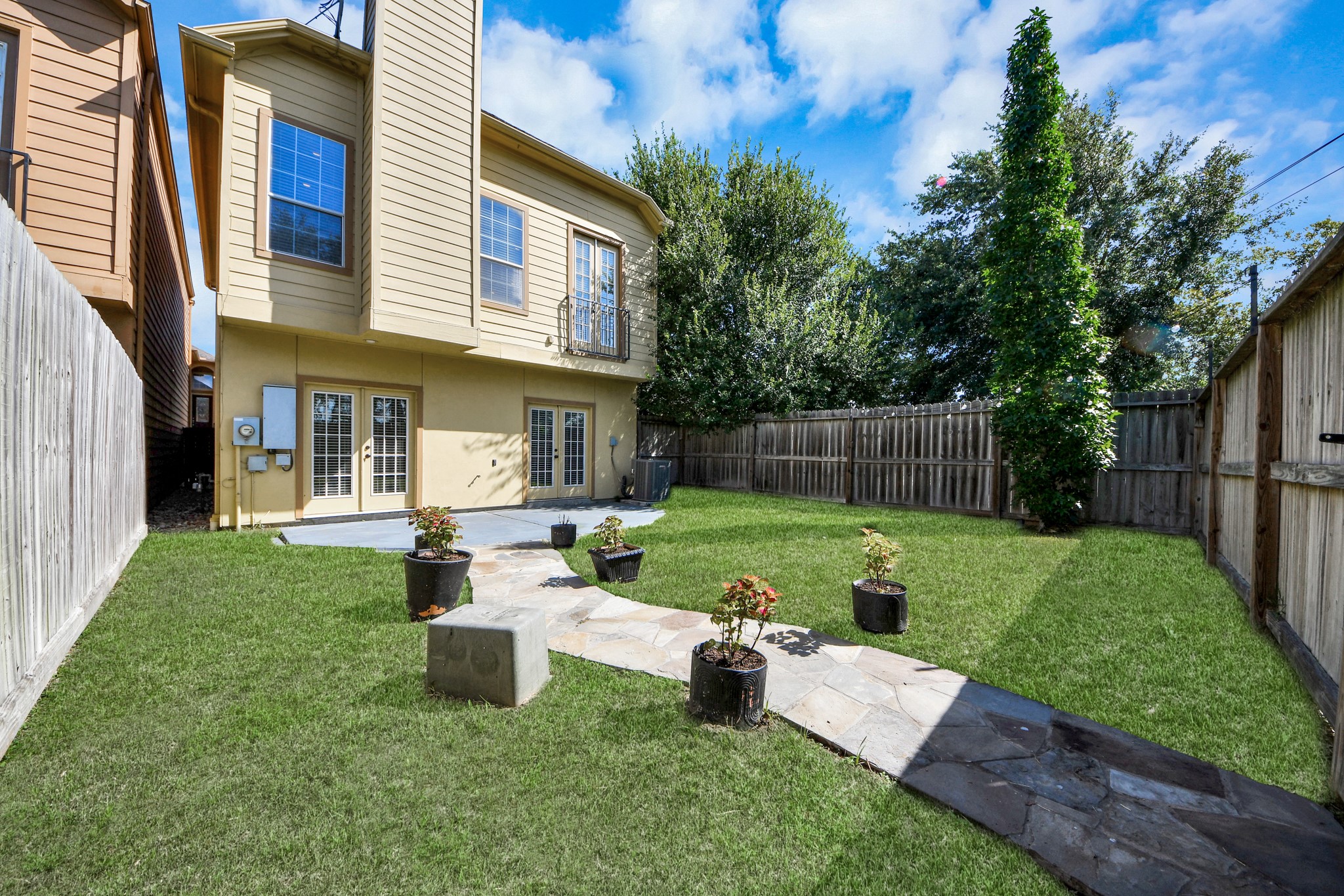 10815 Almeda Park Drive Property Photo 1