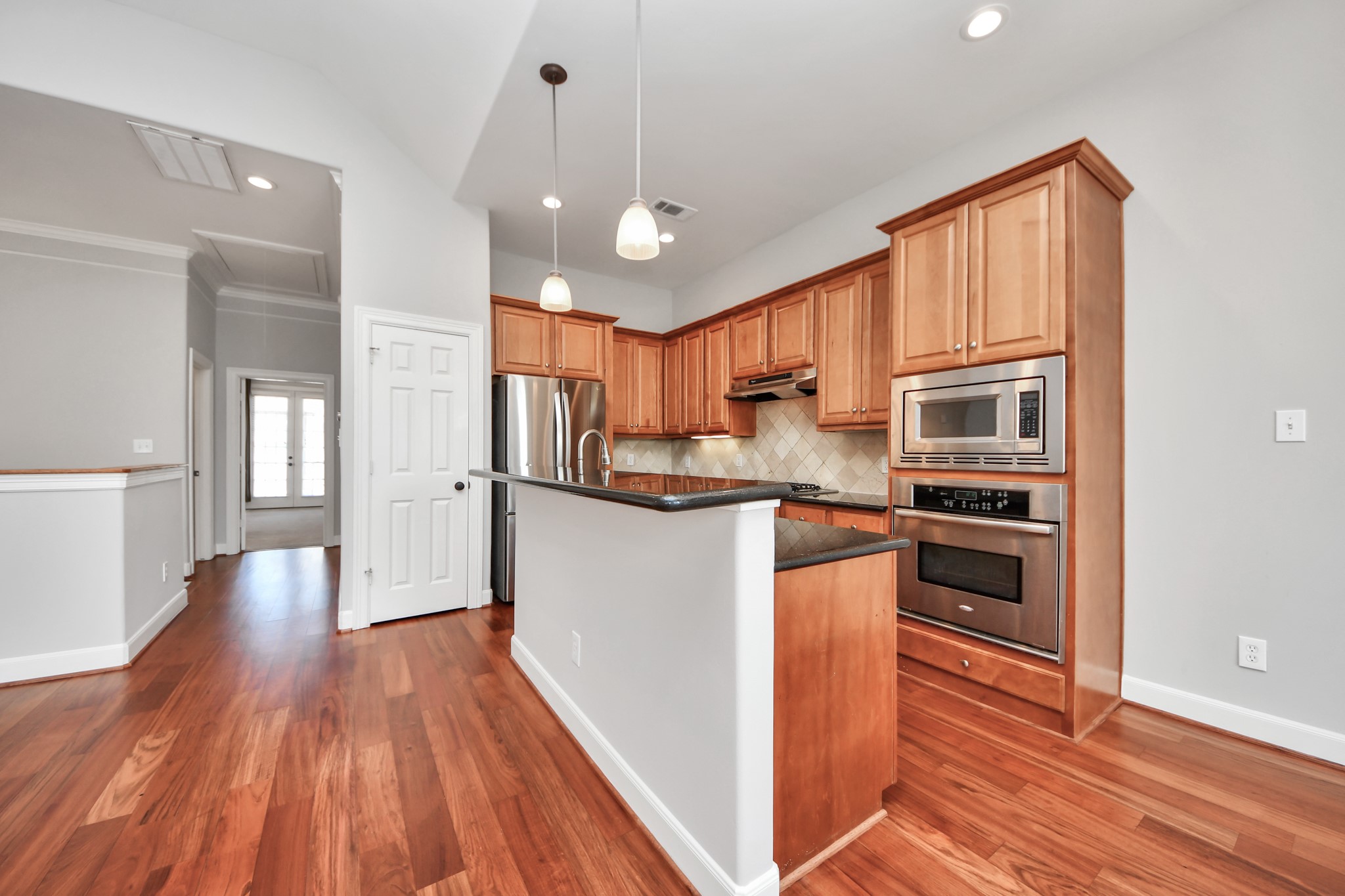 10815 Almeda Park Drive Property Photo 11