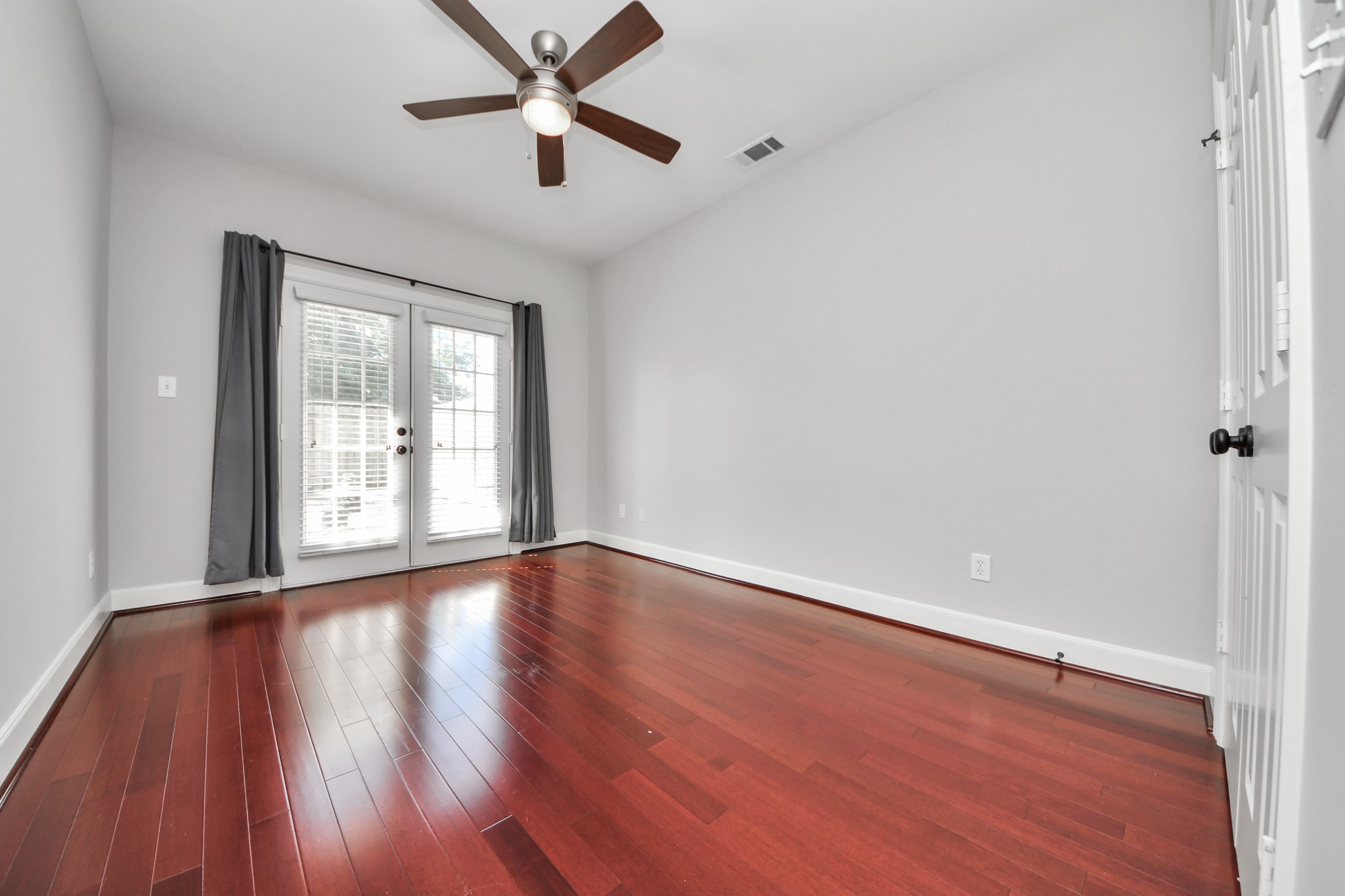 10815 Almeda Park Drive Property Photo 29