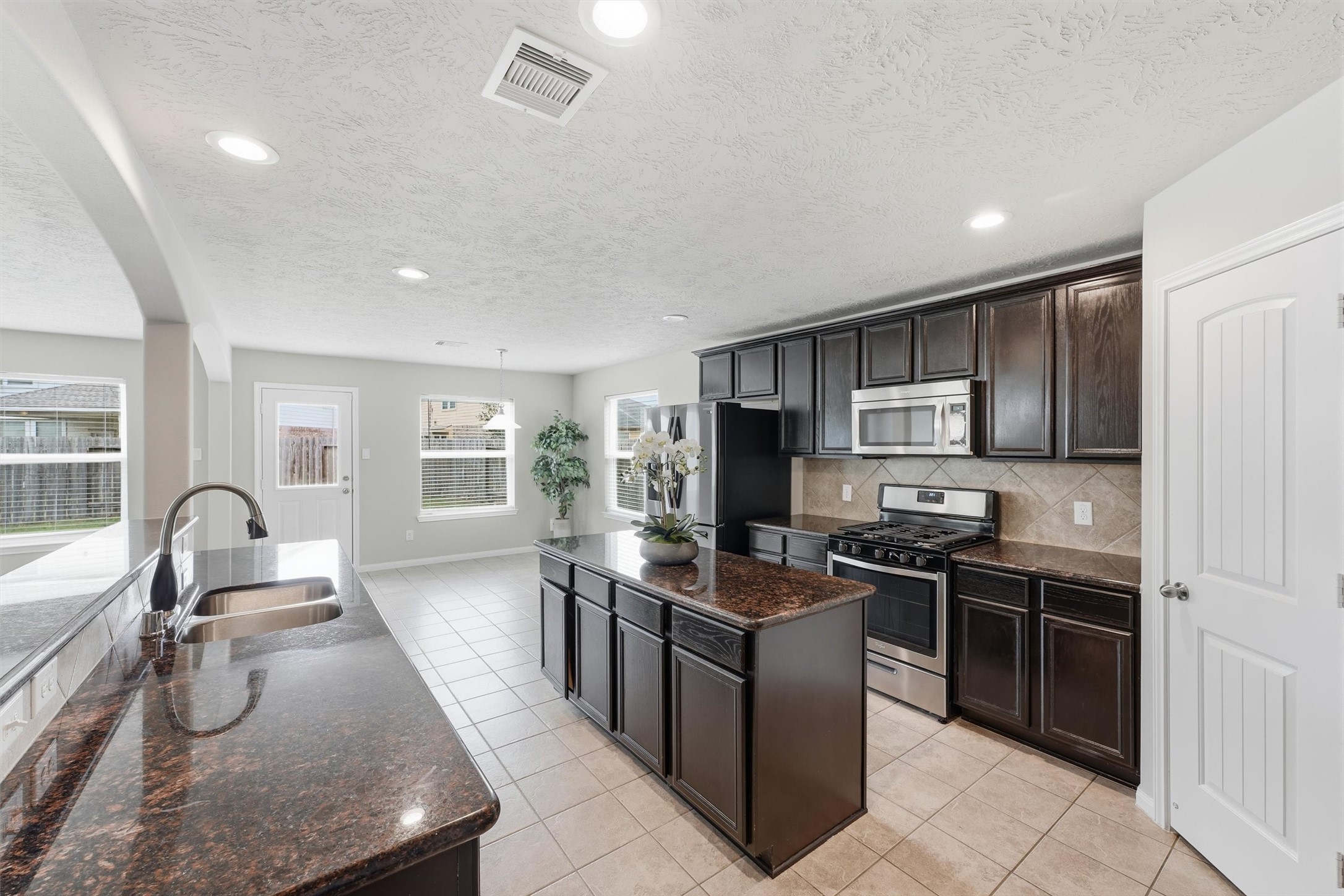 11747 Red Hummingbird Drive Property Photo 9