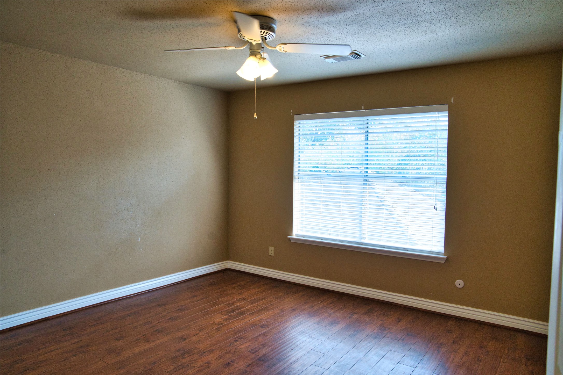 5226 Prairie Creek Drive Property Photo 29