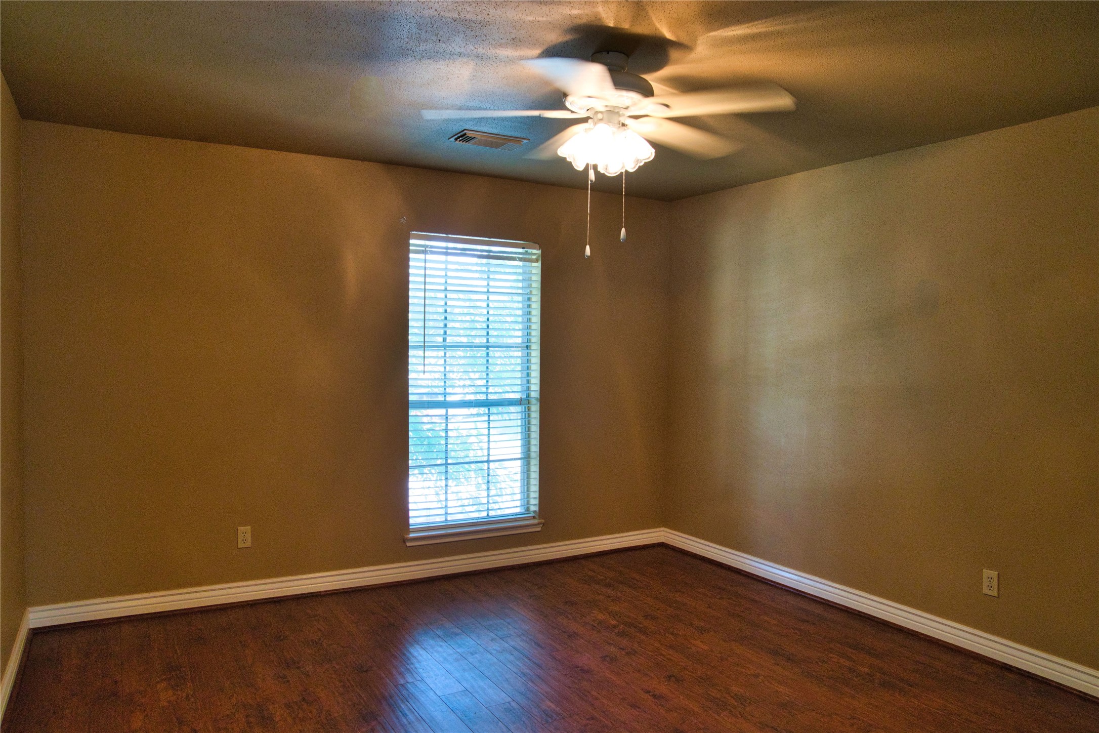 5226 Prairie Creek Drive Property Photo 30