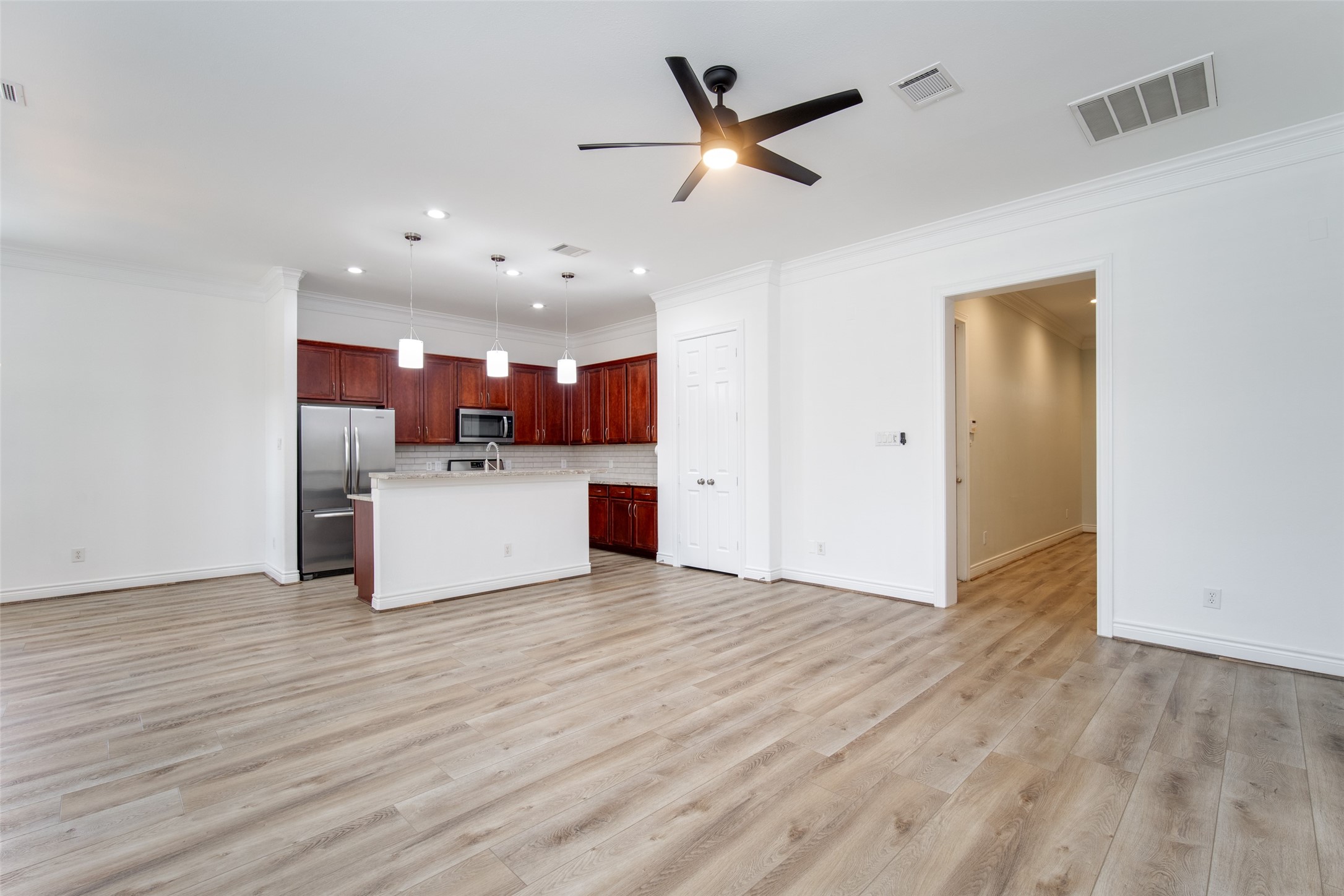 9147 Lago Crest Drive Property Photo 12
