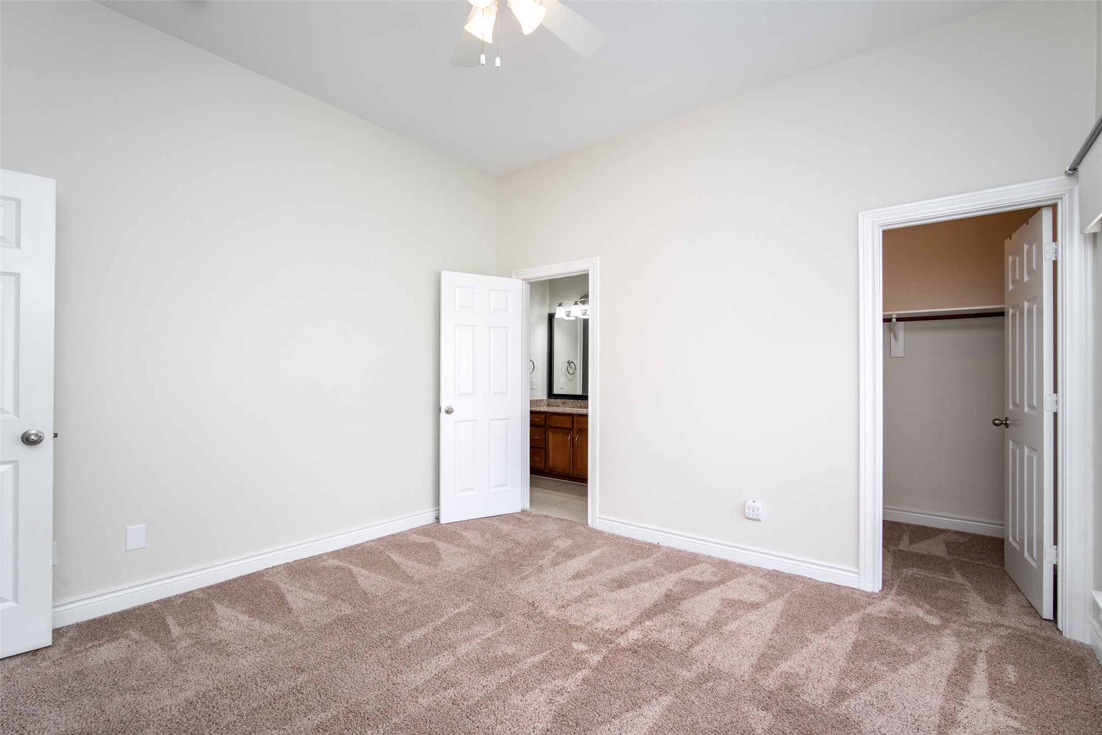 9147 Lago Crest Drive Property Photo 33