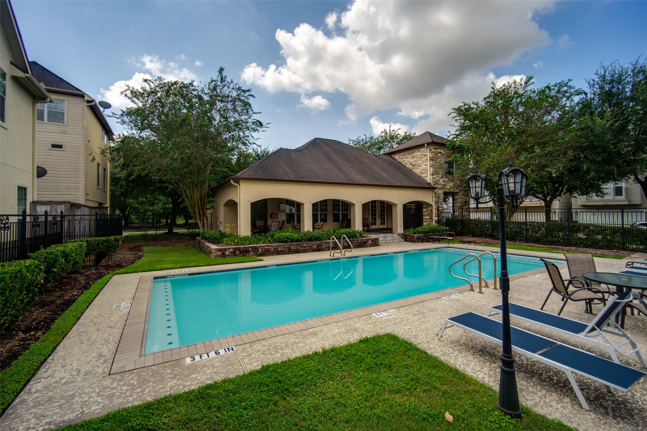9147 Lago Crest Drive Property Photo 42
