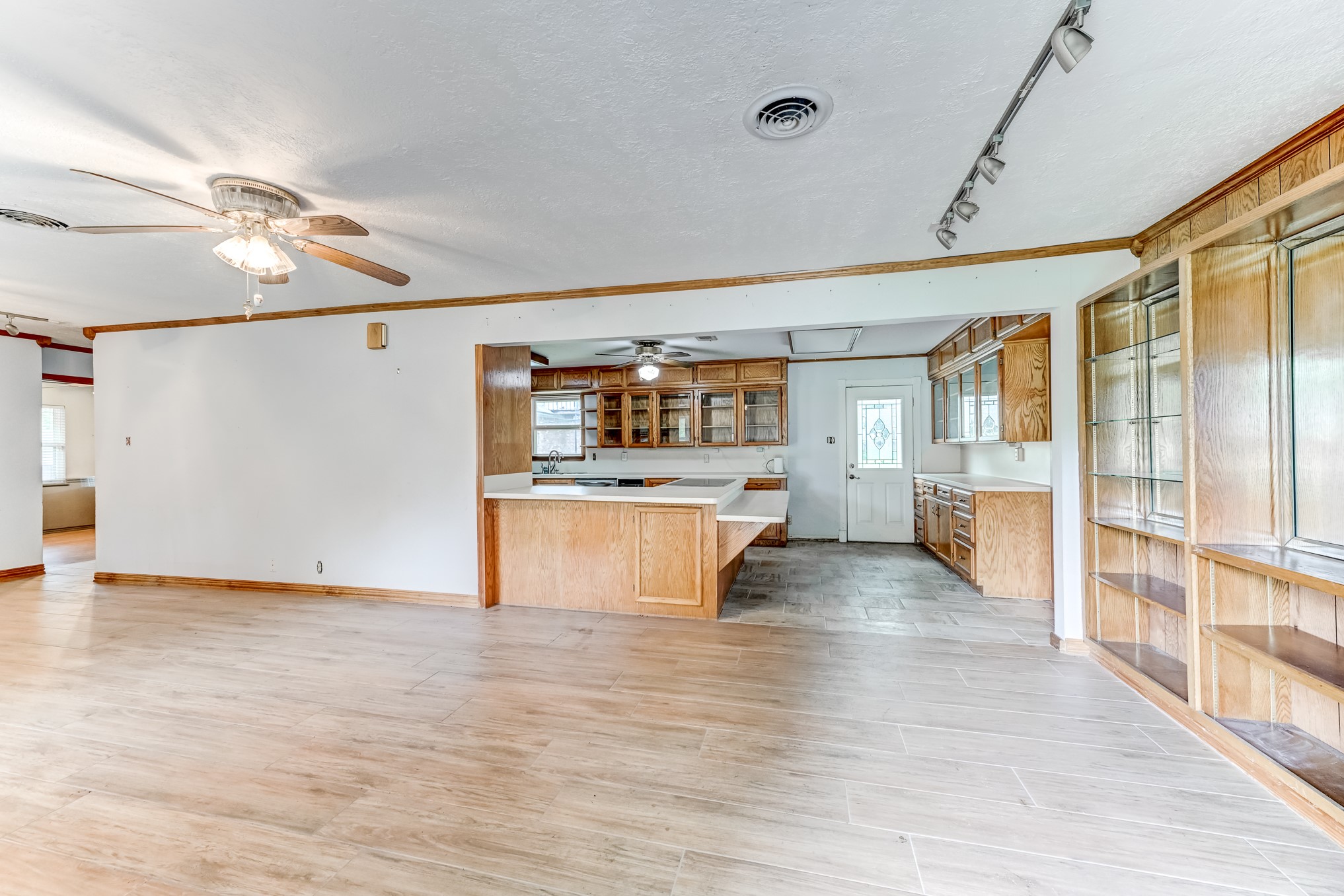 4709 Frontier Drive Property Photo 6