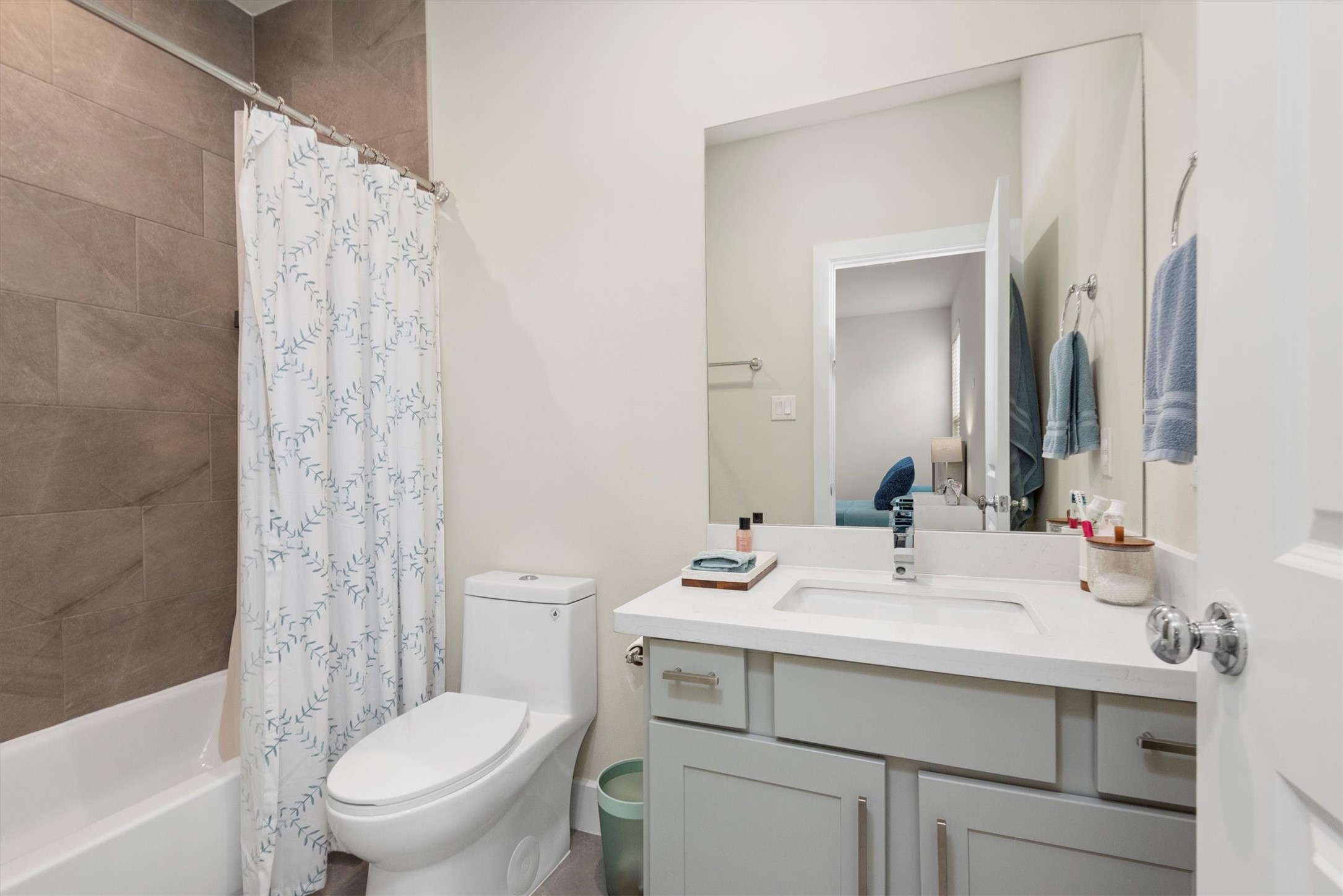 2124 Francis Street Property Photo 18