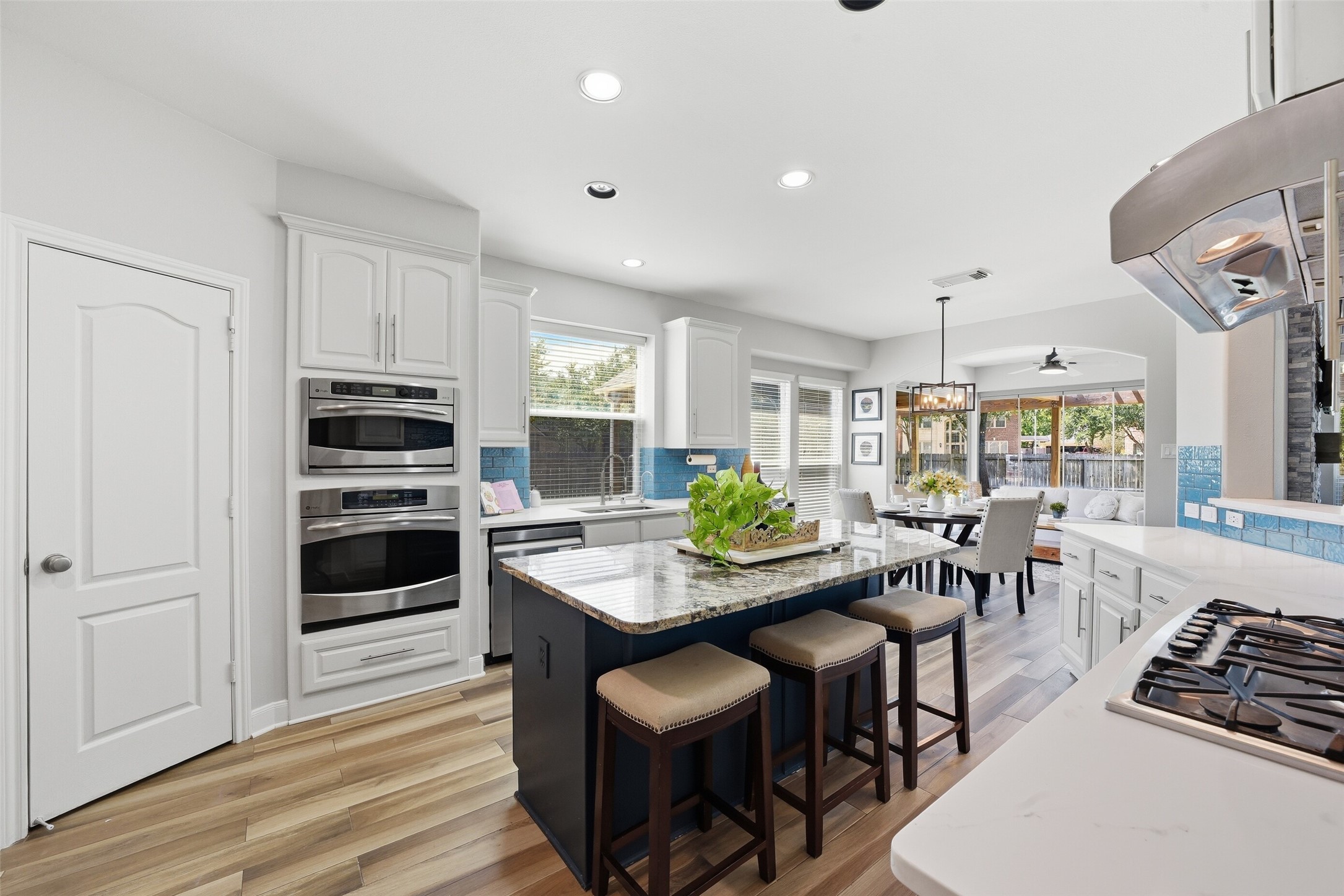2710 Golden Larch Drive Property Photo 15