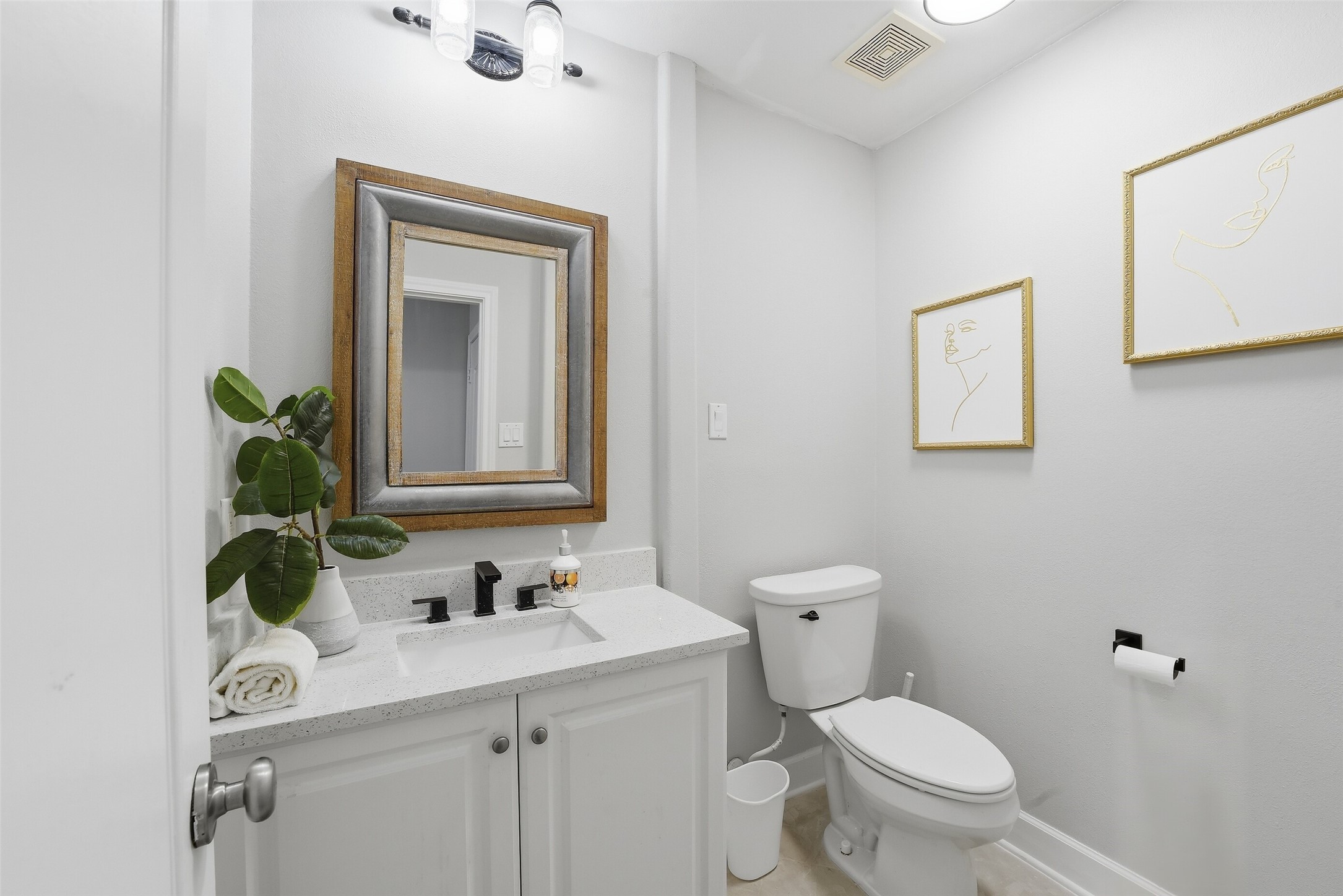 2710 Golden Larch Drive Property Photo 27