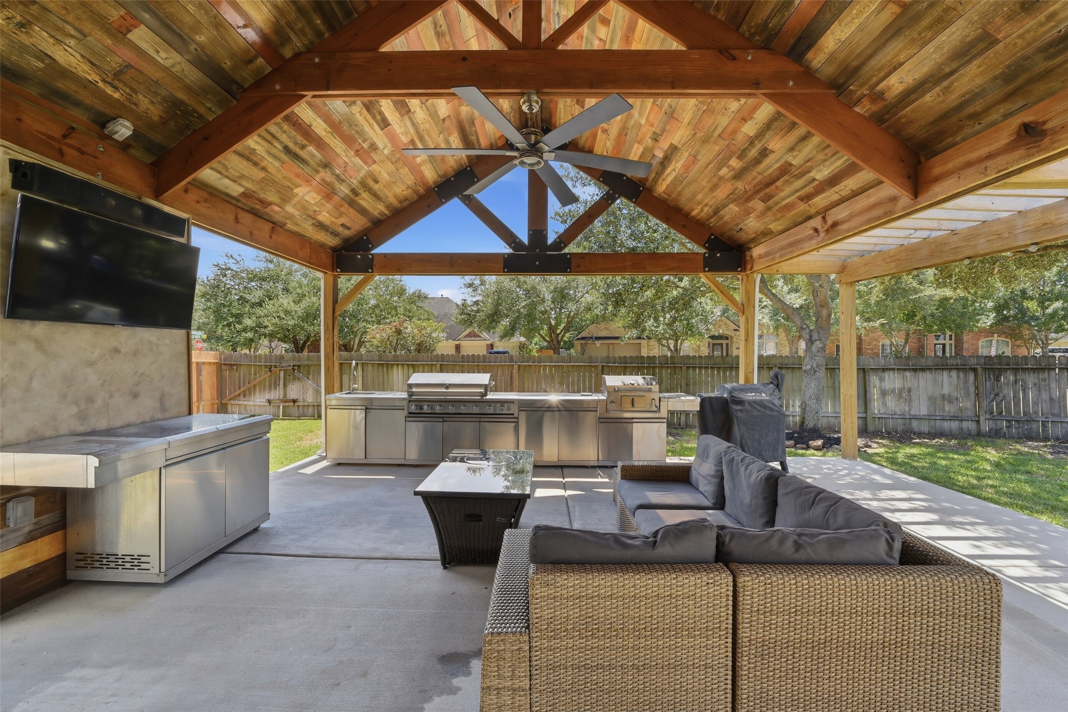 2710 Golden Larch Drive Property Photo 40