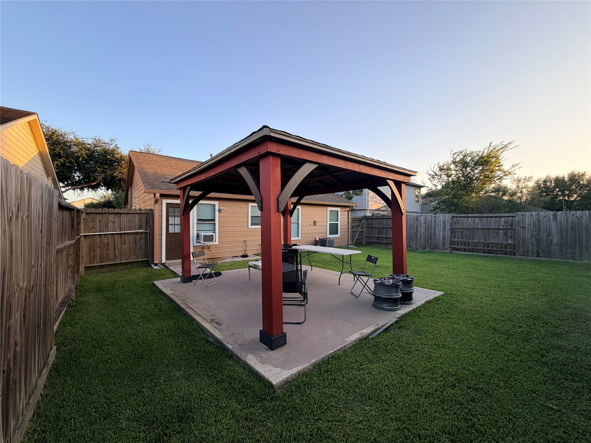 15414 Mission Forest Drive Property Photo 3