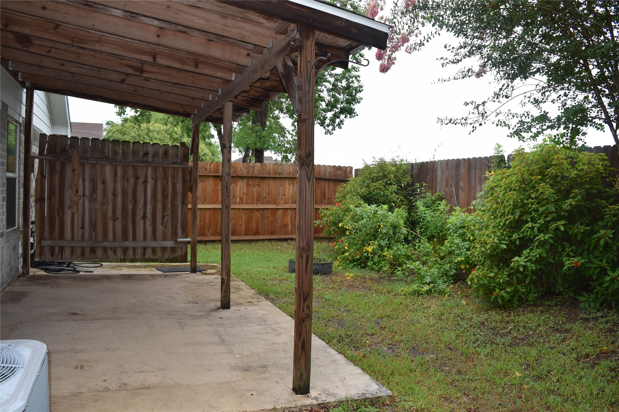 18130 Beaverdell Drive Property Photo 5