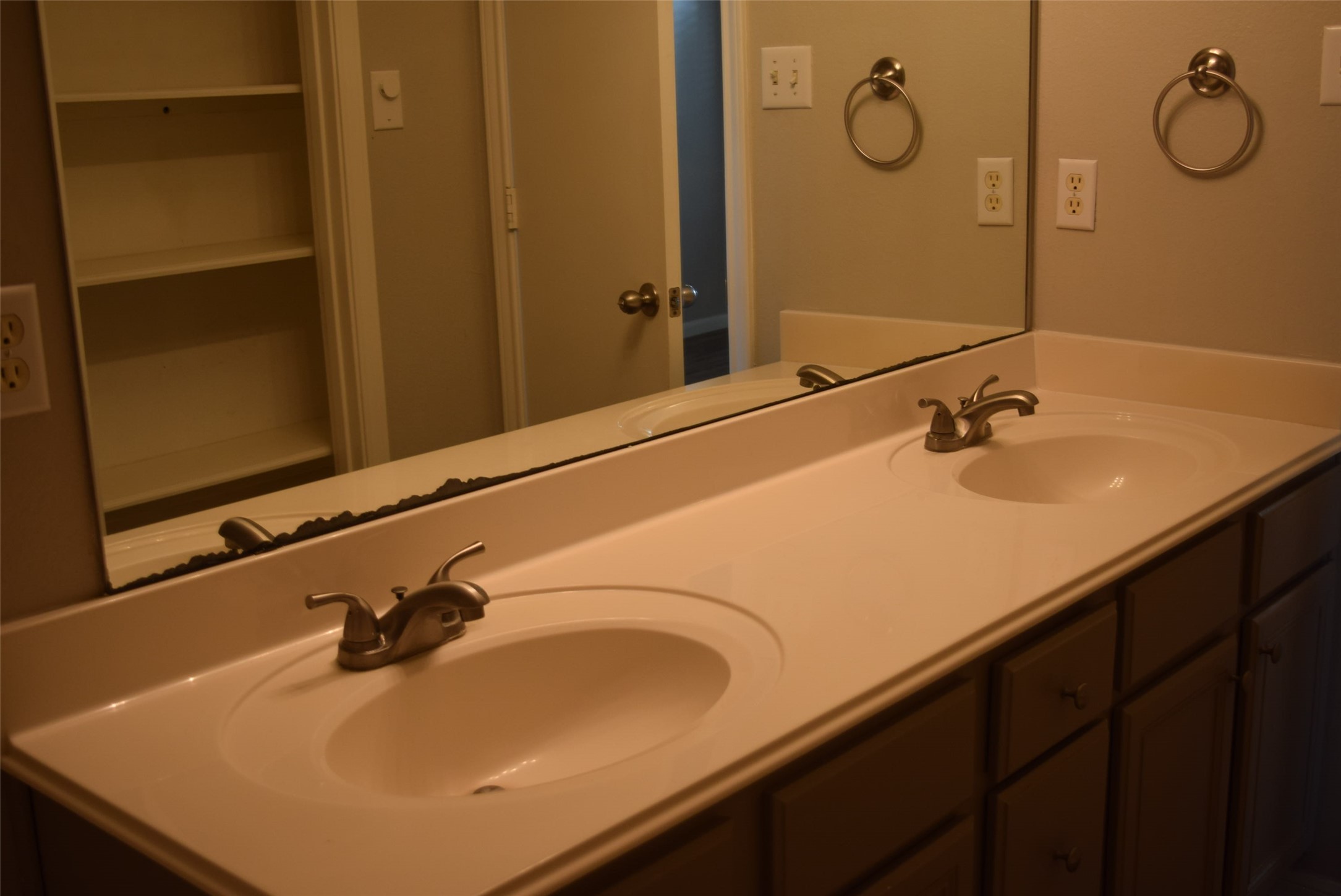 18130 Beaverdell Drive Property Photo 14
