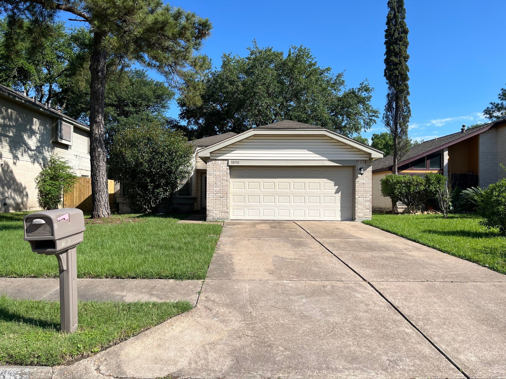 10550 Walnut Glen Drive Property Photo 1