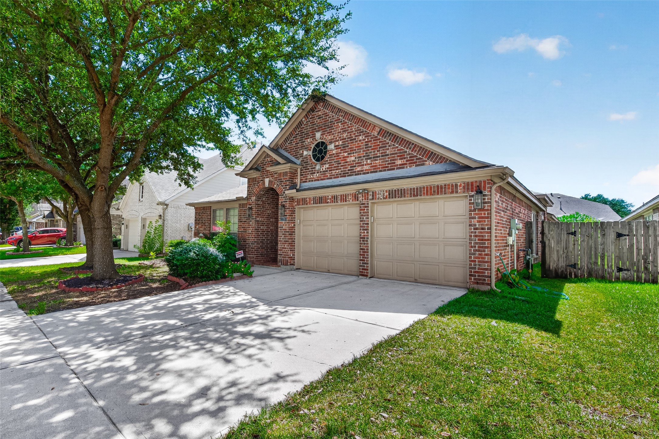 13318 Orchard Harvest Drive Property Photo 2