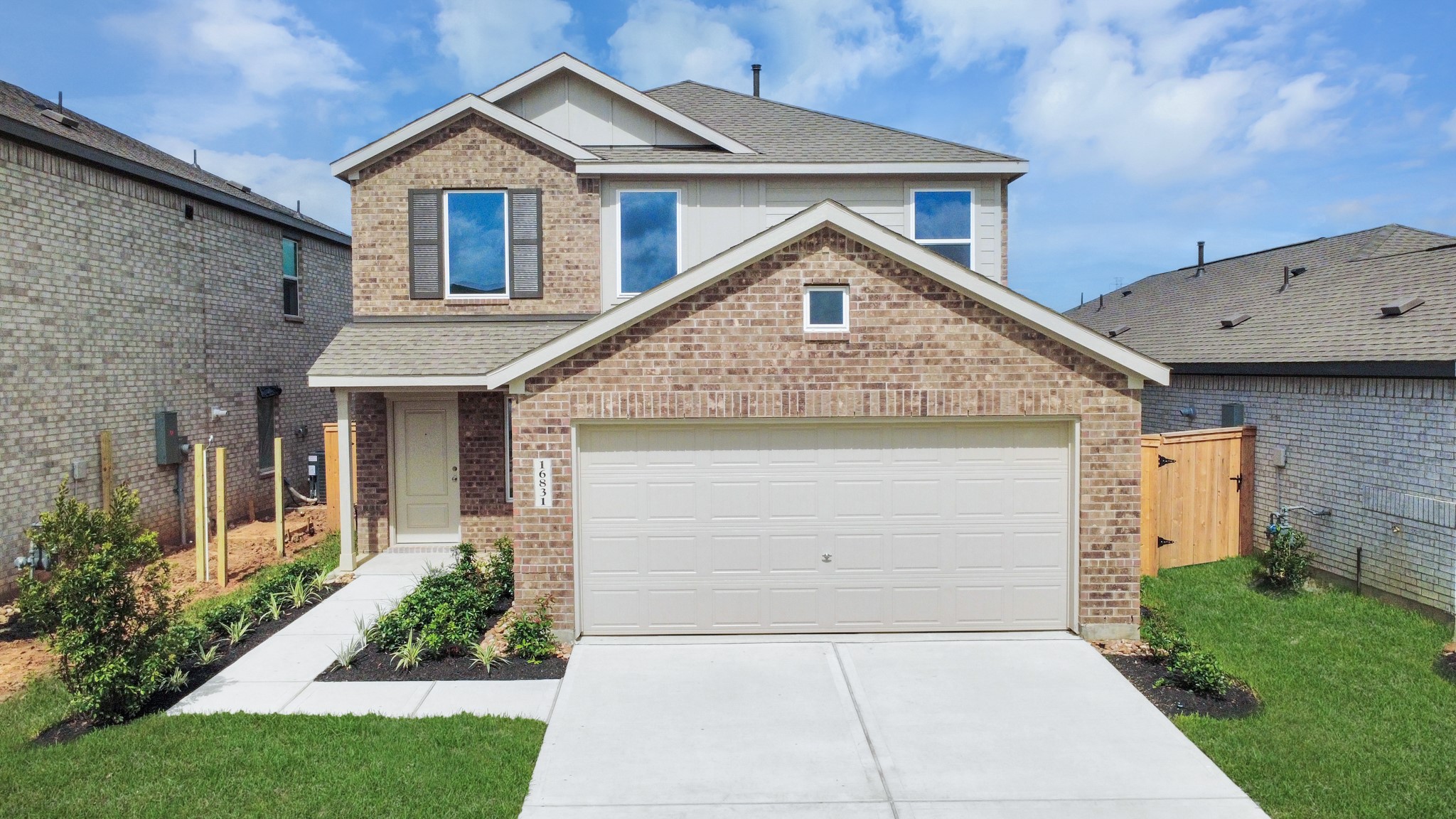 16831 Spotted Oak Drive Property Photo 3